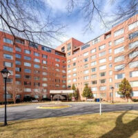 Updated River Place Studio – All Utilities Included! – 1111 Arlington Blvd #335w
