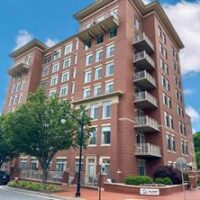 Exceptional Condo in Fairfax.